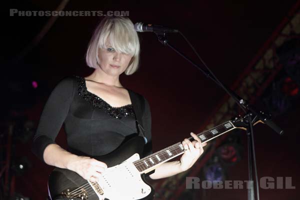 THE RAVEONETTES - 2014-11-06 - PARIS - Cabaret Sauvage -  Sharin Foo